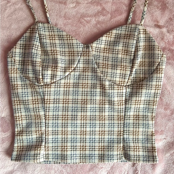 Timing Cami Crop - Picture 2 of 3